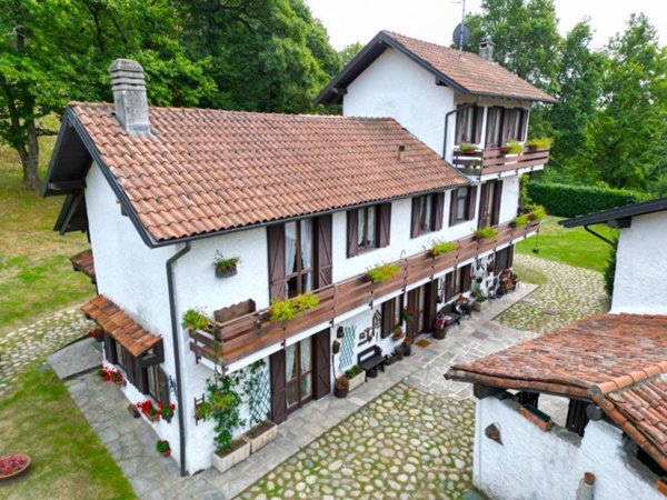 casa indipendente in vendita ad Arona