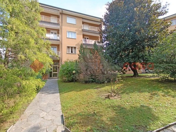 appartamento in vendita ad Arona in zona Mercurago