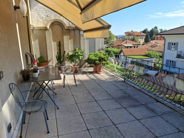 casa indipendente in vendita ad Arona