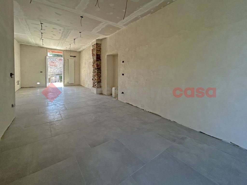appartamento in vendita ad Arona in zona Mercurago