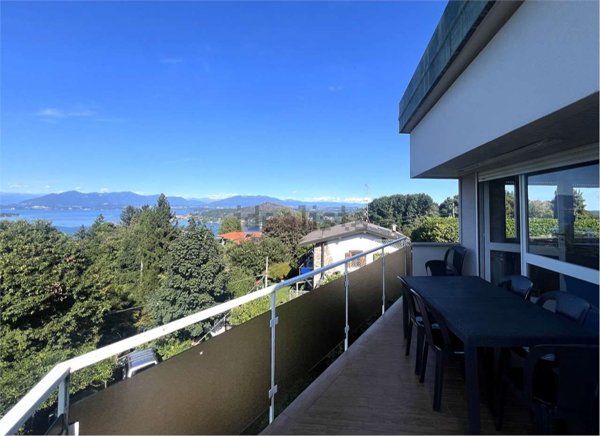 casa indipendente in vendita ad Arona