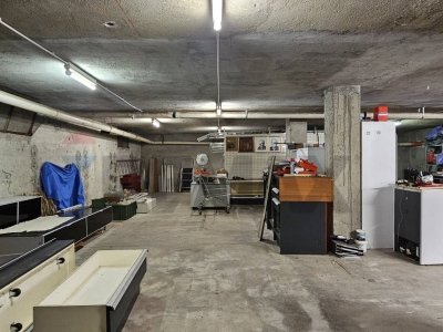 locale di sgombero in vendita ad Arona