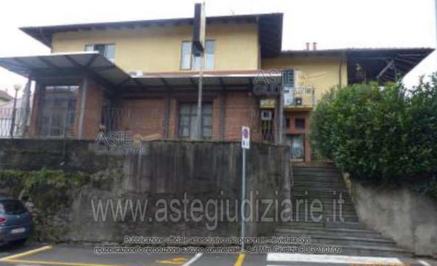 negozio in vendita ad Arona