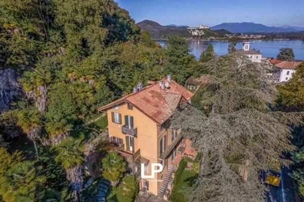 casa indipendente in vendita ad Arona