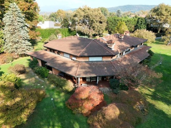 casa indipendente in vendita ad Arona