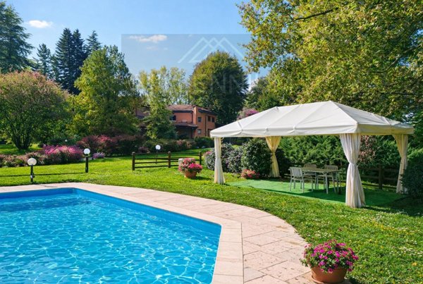 casa indipendente in vendita ad Arona