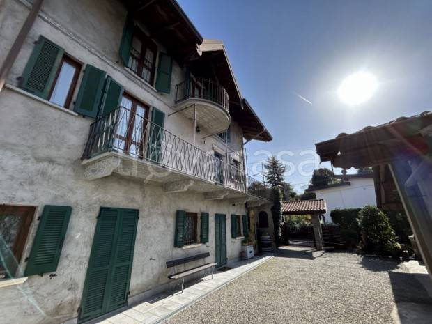 casa indipendente in vendita ad Arona