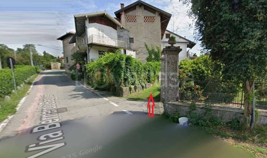 locale di sgombero in vendita ad Arona in zona Montrigiasco