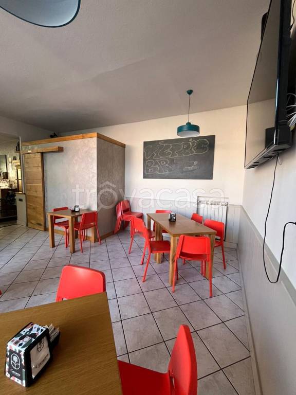 negozio in vendita ad Arona