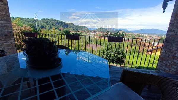 casa indipendente in vendita ad Arona