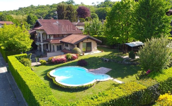 casa indipendente in vendita ad Arona