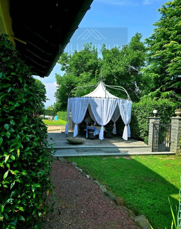 casa indipendente in vendita ad Arona