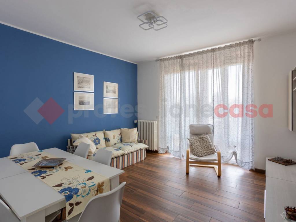 appartamento in vendita ad Arona in zona Mercurago