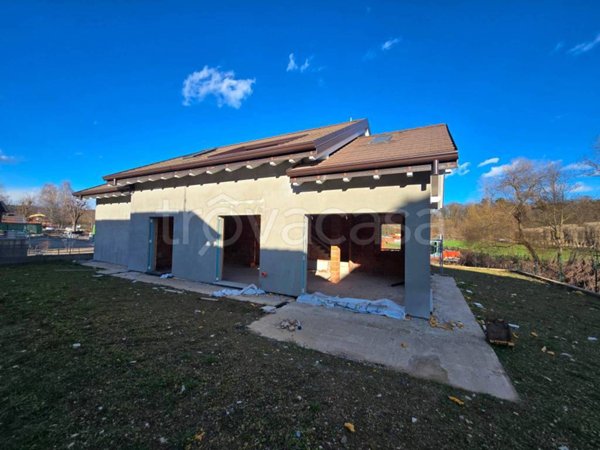 casa indipendente in vendita ad Arona
