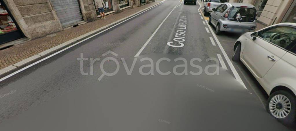 negozio in vendita ad Arona