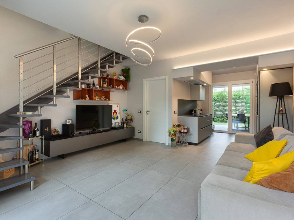 casa indipendente in vendita ad Arona