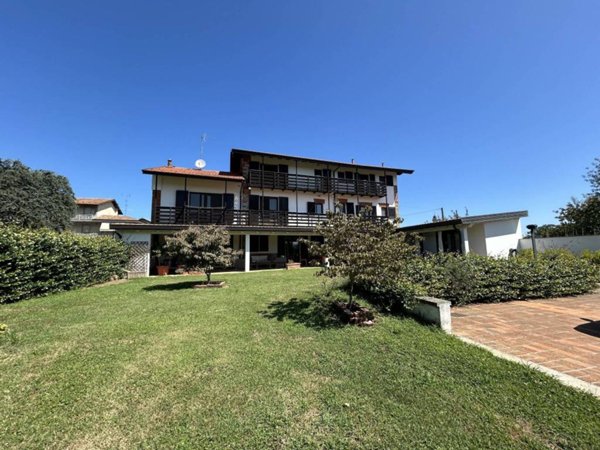 casa indipendente in vendita ad Arona