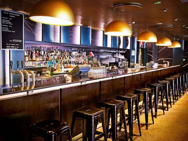 negozio in vendita ad Arona