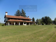 casa indipendente in vendita ad Arona in zona Dagnente