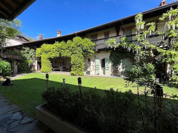 casa indipendente in vendita ad Arona