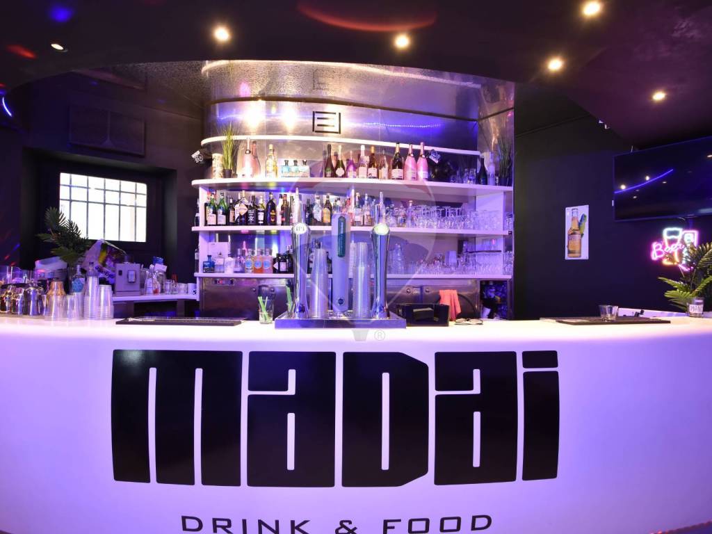 negozio in vendita ad Arona