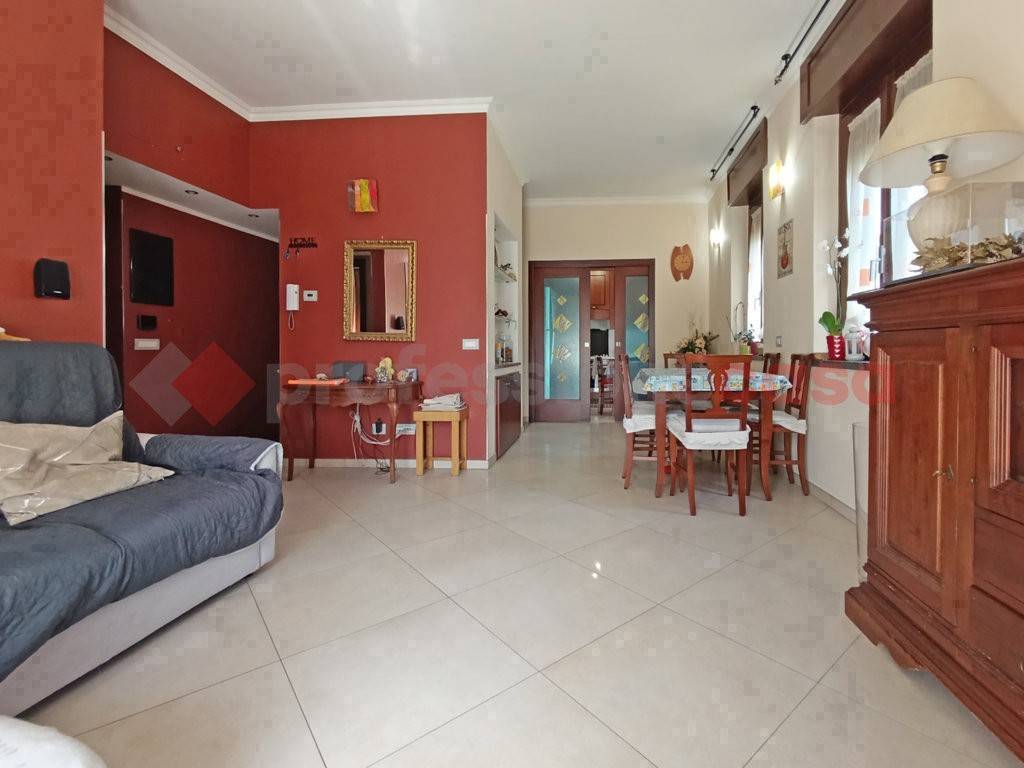 appartamento in vendita ad Arona in zona Mercurago