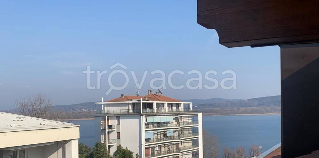 appartamento in vendita ad Arona