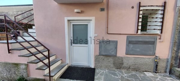 appartamento in vendita ad Arona in zona Mercurago