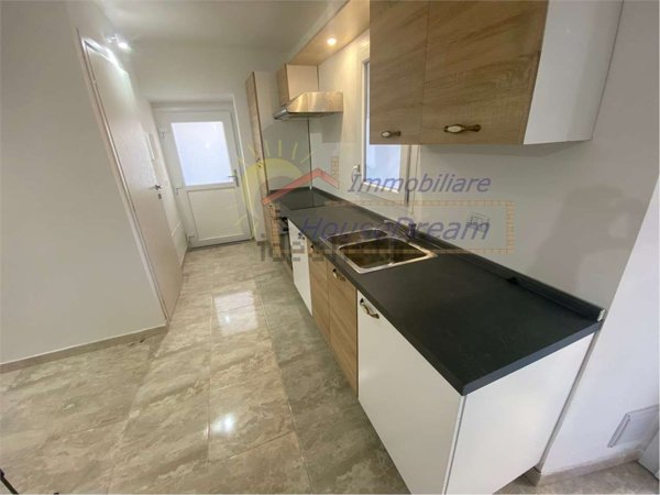 appartamento in vendita ad Arona in zona Mercurago