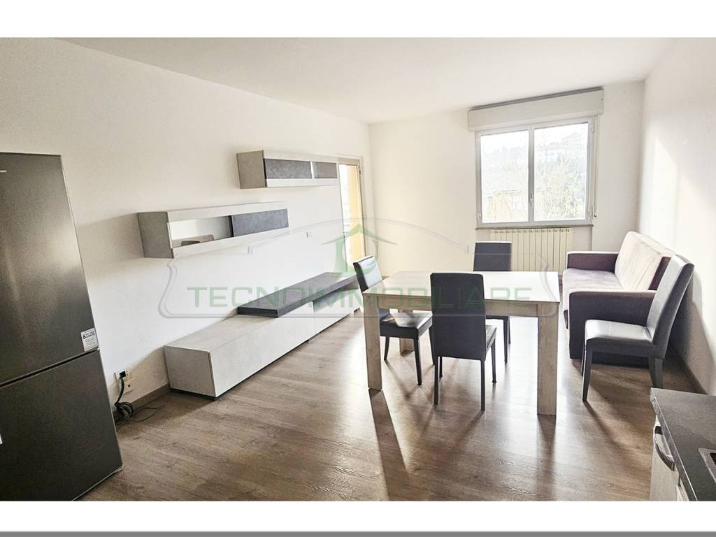 appartamento in vendita ad Arona in zona Mercurago