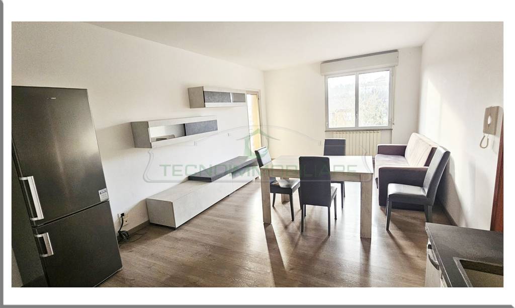 appartamento in vendita ad Arona in zona Mercurago