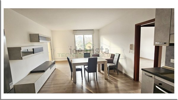 appartamento in vendita ad Arona in zona Mercurago