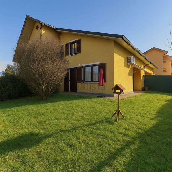 casa indipendente in vendita ad Arona