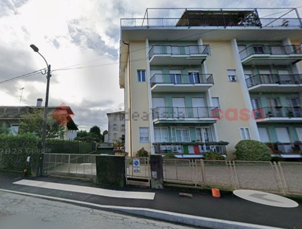 locale di sgombero in vendita ad Arona