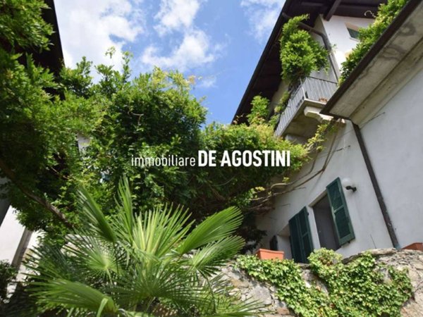 appartamento in vendita ad Arona in zona Montrigiasco