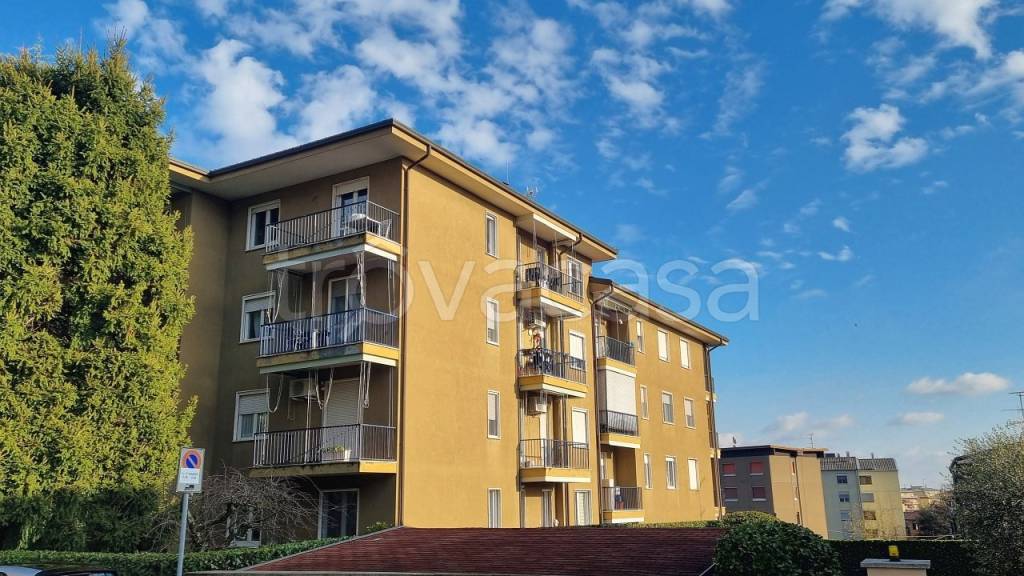 appartamento in vendita ad Arona