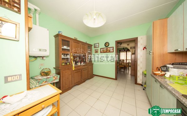 appartamento in vendita ad Arona in zona Mercurago