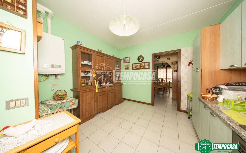 appartamento in vendita ad Arona in zona Mercurago