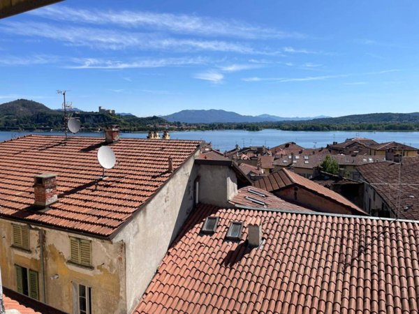 negozio in vendita ad Arona