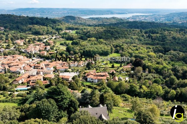 villa in vendita ad Arona