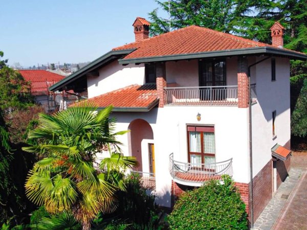 casa indipendente in vendita ad Arona