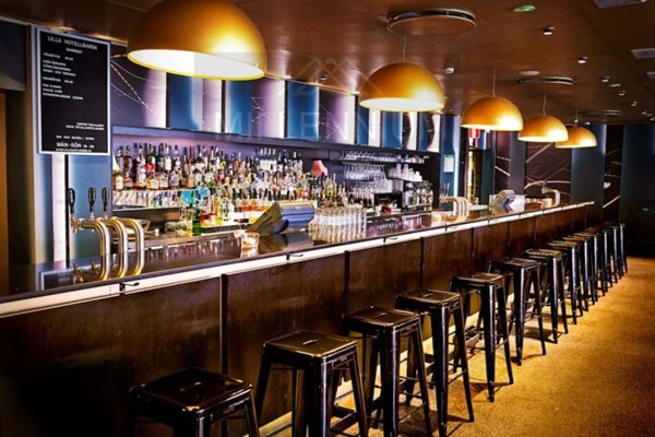 negozio in vendita ad Arona