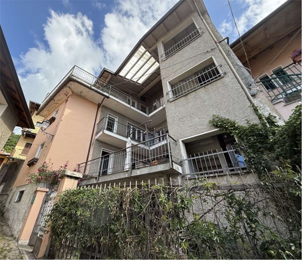 casa indipendente in vendita ad Arona