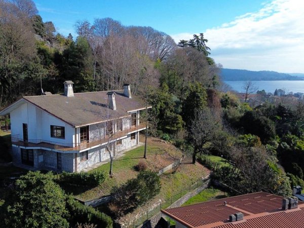 casa indipendente in vendita ad Arona