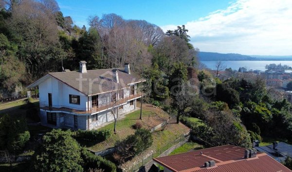 casa indipendente in vendita ad Arona