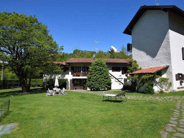 casa indipendente in vendita ad Arona