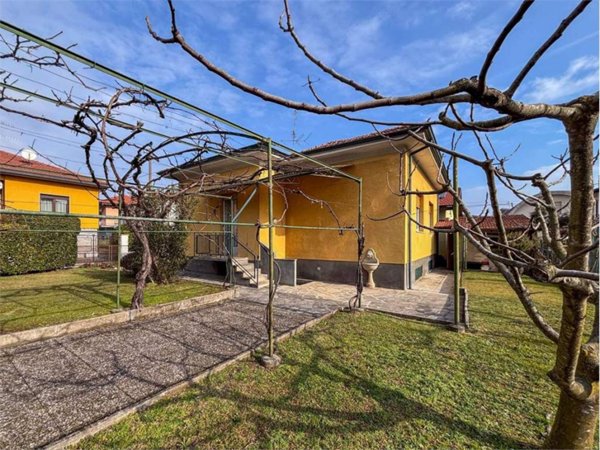 casa indipendente in vendita ad Arona