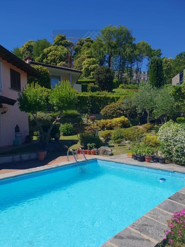 casa indipendente in vendita ad Arona