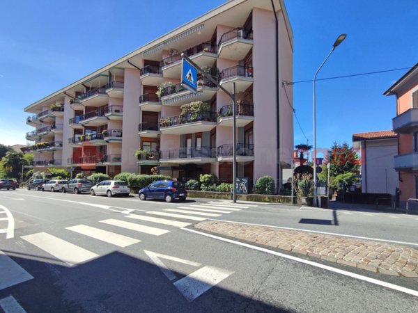 appartamento in vendita ad Arona in zona Mercurago