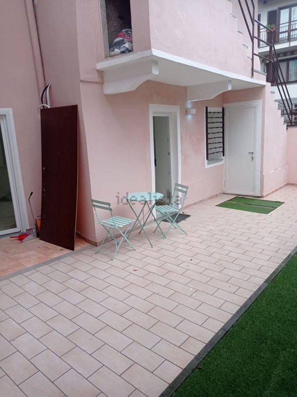 appartamento in vendita ad Arona in zona Mercurago